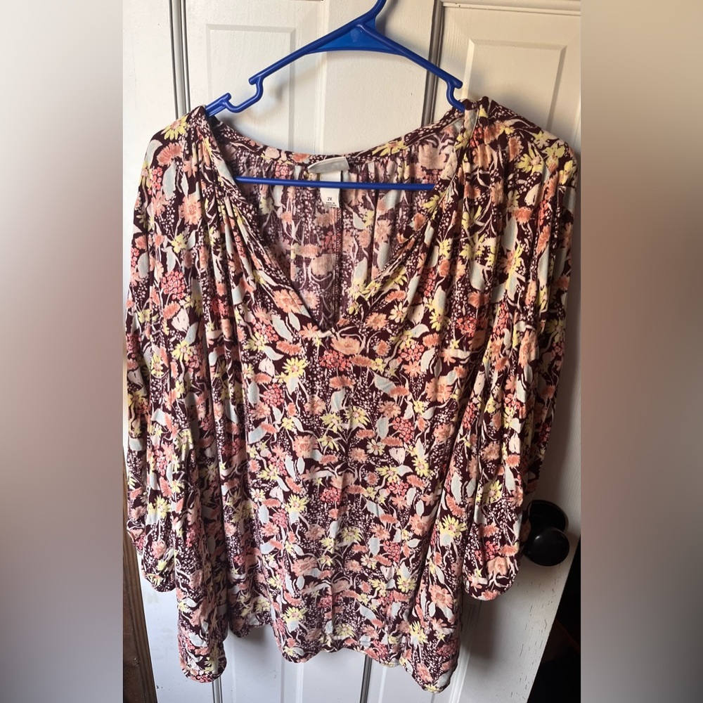 Ava & Viv Floral V-Neck Women's Top